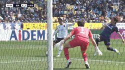 「天才！」「えぐすぎる」U23日本代表・荒木遼太郎、完璧過ぎるボールコントロールで寸分違わぬ狙い通りのシュートを決めた瞬間！敵地で2得点の大活躍に｢華がある」「めっちゃ決めるやん」