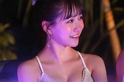 21歳新人セクシー女優、両想いになった年上マッチョと水着姿でジャグジー＆ラブラブなハグ「いい匂いする」