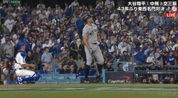 ヤンキース4番の超特大アーチにスタジアム“ドン引き”…ドジャース外野手も即諦め“確信フリーズ”の瞬間「こりゃ追いかけなくていい」