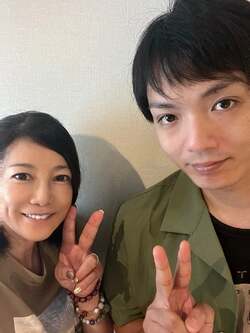  堀ちえみ、長男との2ショットを公開「イケメン」「似てる」の声 