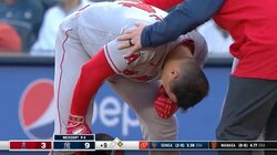 大谷翔平の新相棒・若手有望株のオホッピーにアクシデント 肩を抑えうずくまって涙する姿に「うそうそうそうそ」「オホッピーくん泣いてる。大丈夫！？」