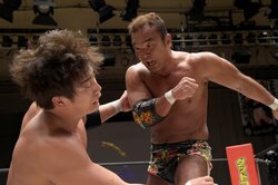 3週間ぶりの“有観客試合”で激闘　田中将斗と竹下幸之介が見せた観客との真っ向勝負