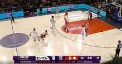 ふざけるなよ！ “粘着”にブチギレ… 顔面にタックル被弾→吹っ飛ばされた瞬間「やりすぎだろ」 日本代表PG、相手選手をイラつかせた“鬼ディフェンス”