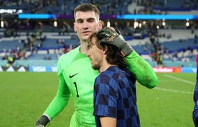 PK3本セーブ、日本代表の前に立ちはだかったクロアチアGKにチームメイトから称賛の嵐…モドリッチ「最後の試合になるとは考えなかった」