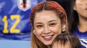 平愛梨さん、『ブラボー』で一世風靡した夫・長友佑都の”目“にドン引き!?千鳥ノブさんも笑う「ご夫人から見ても…」