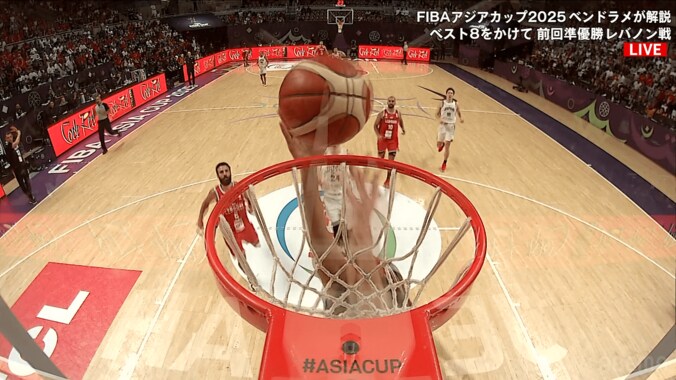 アリーナ騒然！「レブロンやん」富永啓生を封じた“衝撃ブロック”が「なんでそれ届く？」「ハエ叩きだ」レバノン帰化選手が敵ながらあっぱれだった瞬間 2枚目