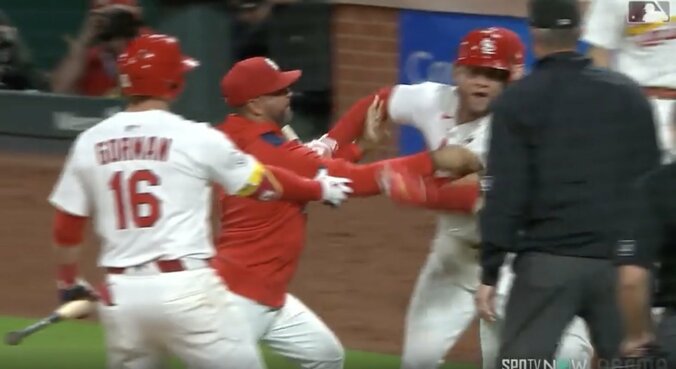 【写真・画像】オリックス時代に戻った？ 山本由伸、“出力上げた”剛速球に打者ドン引き「京セラですか？」渾身の“外ズバ”→マン振り三振「若月に見えてきた」　1枚目