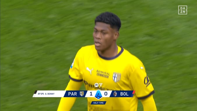 「えぐすぎ！」鈴木彩艶、“爆速反応”で5m至近弾を完全セーブ「リアクション良すぎる」「それ止めるか」日本代表GKが左手一本で魅せた瞬間 2枚目