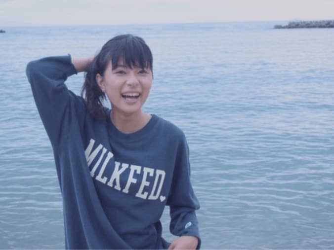 芳根京子、1st写真集『ネコソガレ』発売記念トークイベントの開催決定 1枚目