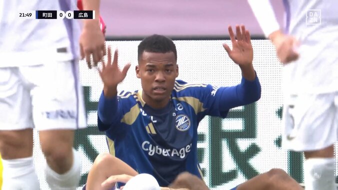 【映像】町田・相馬、GKの目の前に投げ込んだ特大ロングスロー