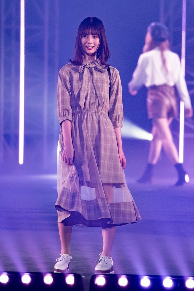 日向坂46、TGC×DASADAコラボステージに登場！ ハッピーオーラ振りまくランウェイでおひさま魅了 23枚目