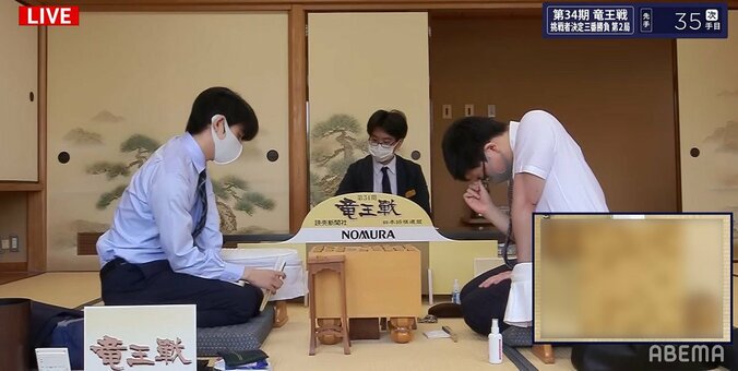 藤井聡太王位・棋聖、竜王挑戦かけた一局は先手「相掛かり」で午前中から激しい展開／将棋・竜王戦挑決三番勝負 1枚目