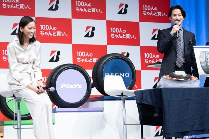 竹野内豊、“48歳の誕生祝い”にモジモジ大照れ 3枚目