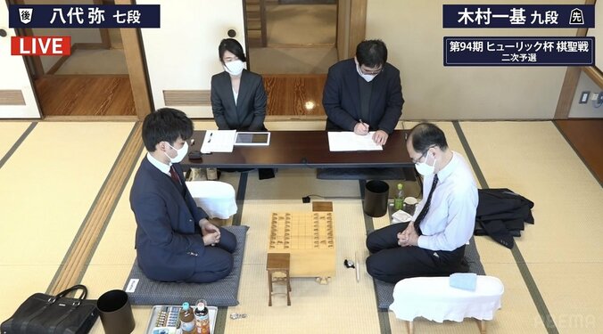 木村一基九段VS八代弥七段 戦型は「相矢倉」に／将棋・棋聖戦二次予選 1枚目