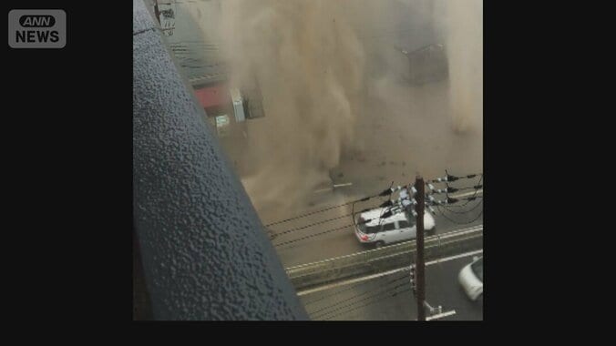 川と川をホースで“氾濫”対策 道路陥没や冠水被害も…ダブル台風 関東“連続”直撃へ 1枚目