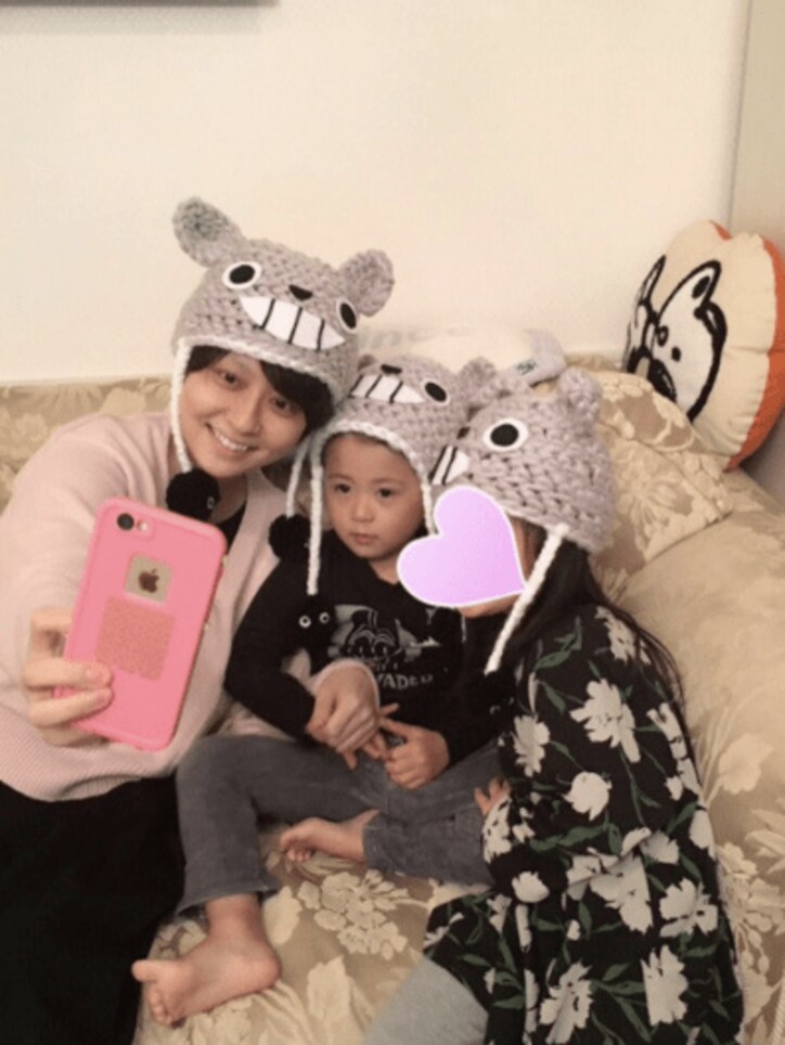小林麻央、子どもたちとトトロに変身　3ショットを公開