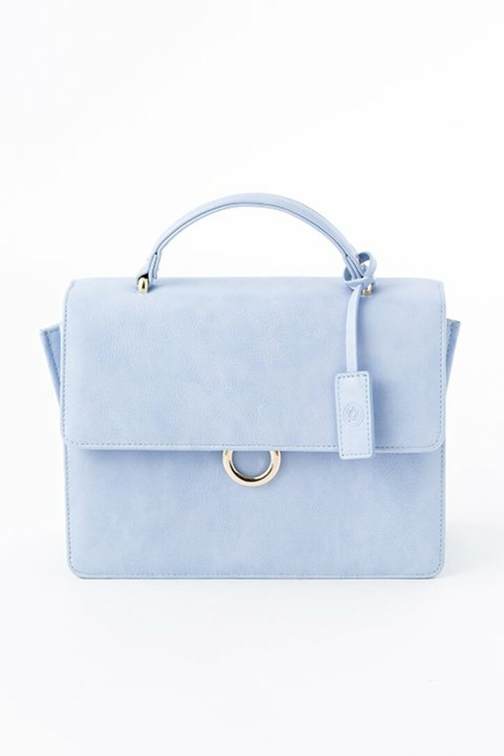 アニメ『血界戦線 & BEYOND』レオナルドとクラウスが手元に! 佐藤さきコラボのショルダーバッグとポーチが発売