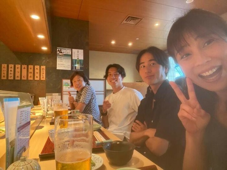  佐藤弘道、次男の誕生日を家族で祝福「お寿司パーティーです」 