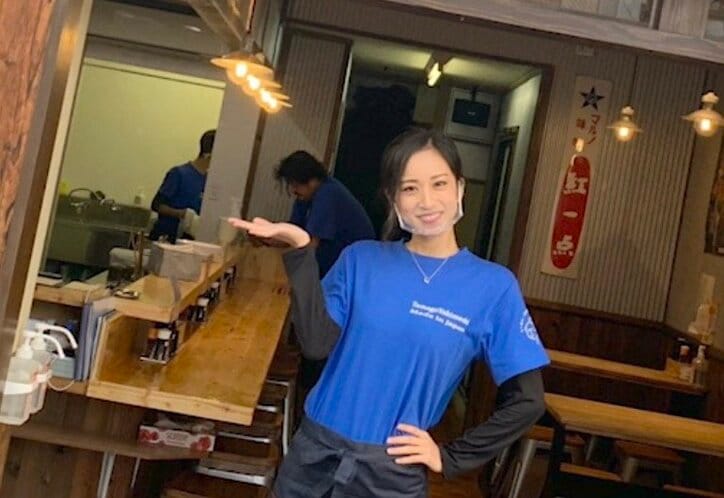 【写真・画像】SNSで話題の“美人すぎるラーメン店主”に衝撃「きれい」「顔もちっちゃい」　1枚目