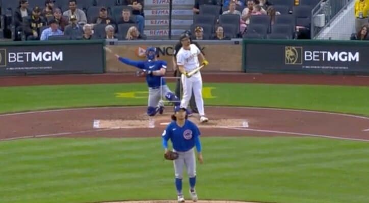 【写真・画像】どうした…？ 今永昇太の魔球に“打者が激怒”「そりゃキレる」 “見逃し三振”で怒り爆発→バッティング手袋を破り捨てる「初めて見たw」「怖すぎる」　1枚目