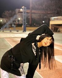 実は運動神経抜群!? 声優・上坂すみれのスポーティーな写真に「美しカッコいい！」の声