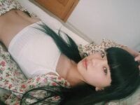 「スタイルよすぎ！綺麗すぎ！！」「可愛いすぎ！」Hina、ガーリーなへそ出しショットを公開しファン歓喜