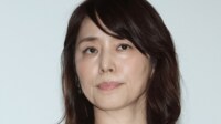 石田ゆり子 「今は見守ることしかできず」愛猫の右目に異変…手術で縫合
