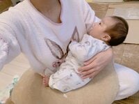 辻希美、お気に入りの部屋着で三男と2ショット「ジェラピケ親子だよ」