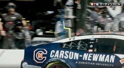 レーシングカーの屋根に“謎の物体”…捉えた正体に「こういう仕組みか」「これはわかりやすい」納得の声