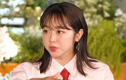 1児の母・峯岸みなみ、夫・てつやの部屋で見つけた“あるモノ”に激怒「セクシー女優の…」