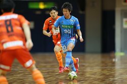 見た目はホスト…でもアツいフットサル選手！ “北のギャル男”、魂のプレーに女子熱狂