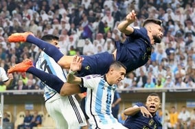 「残酷すぎる」「価値なしだなんて…」と英メディアも驚き！ 決勝で敗れたフランス代表選手に母国紙が辛辣採点！【Ｗ杯】