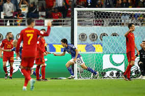 【W杯】ブラジル大会経験の元日本代表DF、“VAR決勝弾”の決定的瞬間に反応　「ライン引きしてくれた方もありがとうございます」