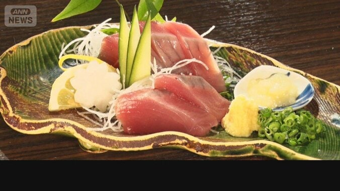 初カツオなのに脂乗り抜群　漁師「5～6年前から変わった」　競りから3時間の絶品刺身 1枚目