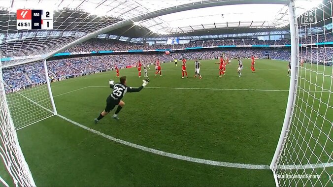 嘘だろ！久保建英、スーパーミドルでゴラッソ“未遂”「心臓バクバクえぐい」「キーパー空気読んでよ」圧巻ダイレクトボレーにスタジアムも騒然 3枚目