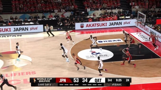 「なんだ今の！？」八村塁＆河村勇輝の“豪速球→ノールックパス”に騒然！NBAコンビの速攻演出に「電光石火」「笑っちゃった」【バスケW杯予選】 2枚目