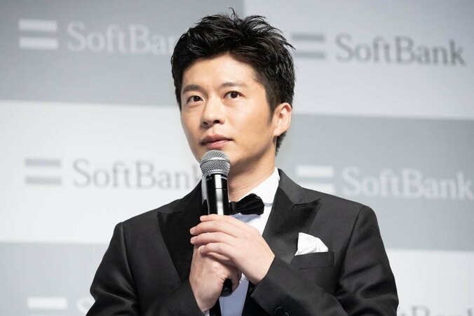 田中圭＆“お父さん”の可愛らしいキスに、報道陣ほっこり 14枚目