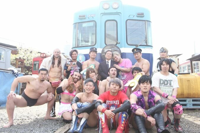 DDTと銚子電鉄がコラボ「電車プロレス」開催　車内では新技・銚電エビ固めも開発 3枚目