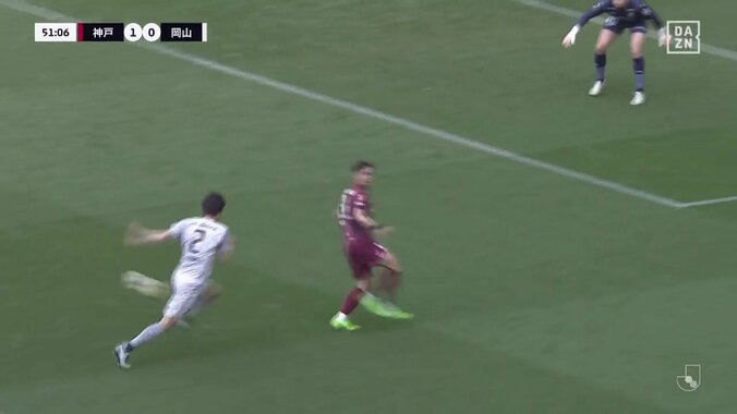 なんだ今の？神戸FWの“神アシスト”に脚光「見事な落とし」「オシャレ過ぎ」鋭い裏抜けからの“ジャンピングヒール”でゴール演出の瞬間 5枚目