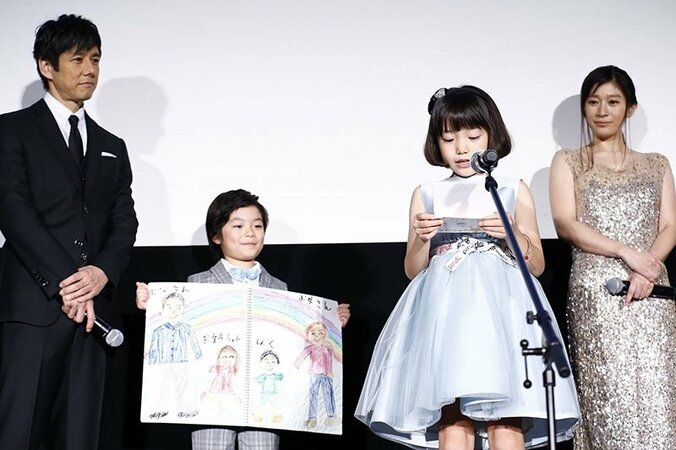 篠原涼子、子役からのサプライズに号泣！　“家族”が揃った『人魚の眠る家』公開記念舞台挨拶 4枚目