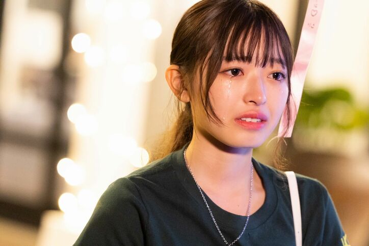 「本当に好き」「ずっと想ってた」爆モテ女子に片思い男子が突然大胆ハグ『今日好き』サムイ島編第4話