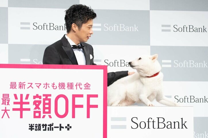 田中圭&“お父さん”の可愛らしいキスに、報道陣ほっこり