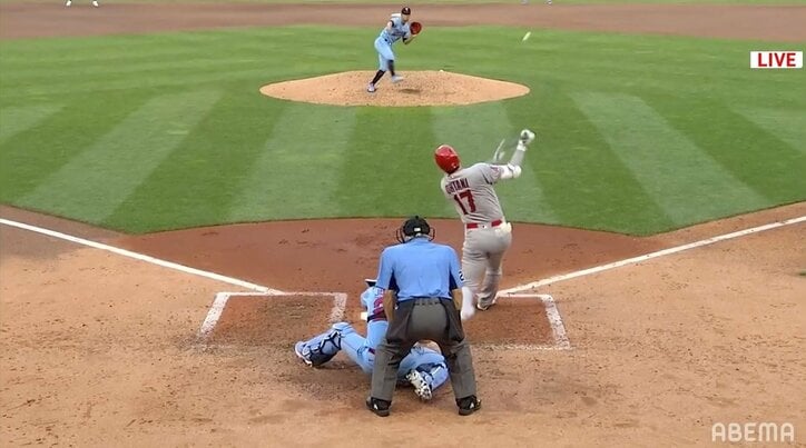 大谷翔平、元同僚の“超絶”プレーにヒット阻まれ苦笑 ファン「残念、そこはシモンズ」