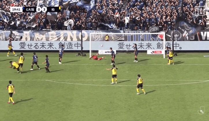 ジエゴが左足でゴール