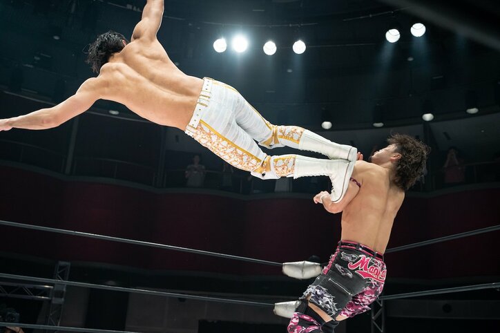 しなやかなロープワークからのドロップキック！THE RAMPAGE武知海青、プロレスラー役を好演