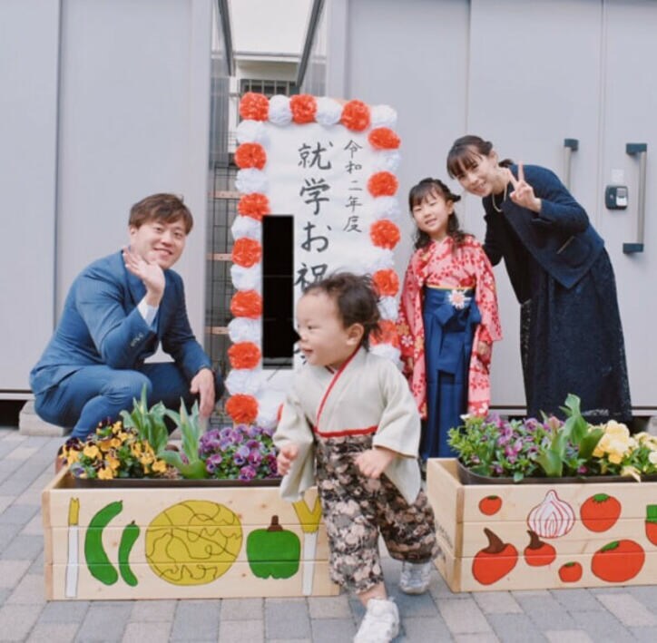 エハラマサヒロの妻、三女の卒園式を報告「雪の日も、毎日送り迎えお疲れ様、わたし」