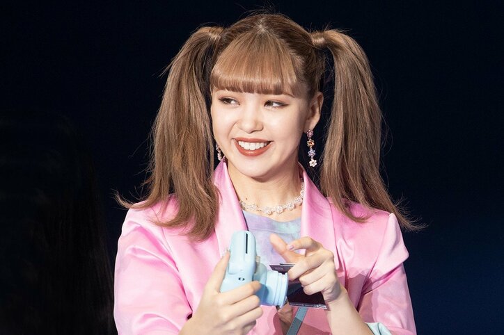 EXIT&藤田ニコルが限定コラボ「ニコジットでぇす!」TGCでチェキダンス披露