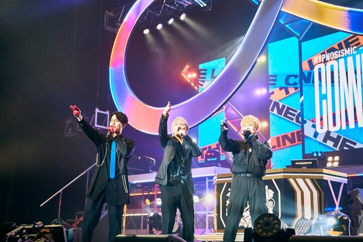 『ヒプノシスマイク』史上初のディビジョン別ライブが開幕！ハマに“ハマ”った2日間！浅沼晋太郎「こうして青い光だけの海を見ることができるとは思っていませんでした」