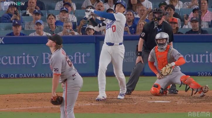 【写真・画像】大谷翔平、“幻の52号”に本拠地どよめく…フェンス直撃ツーベースが炸裂「めっちゃ惜しい！」「入ったかと思った」ファン大熱狂　1枚目