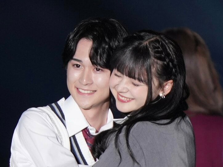 【写真・画像】『今日好き』最新カップルに大歓声！メガン（夏川メガン）＆そうま（阿部創馬）はステージの先端で可愛らしくハグ！　1枚目